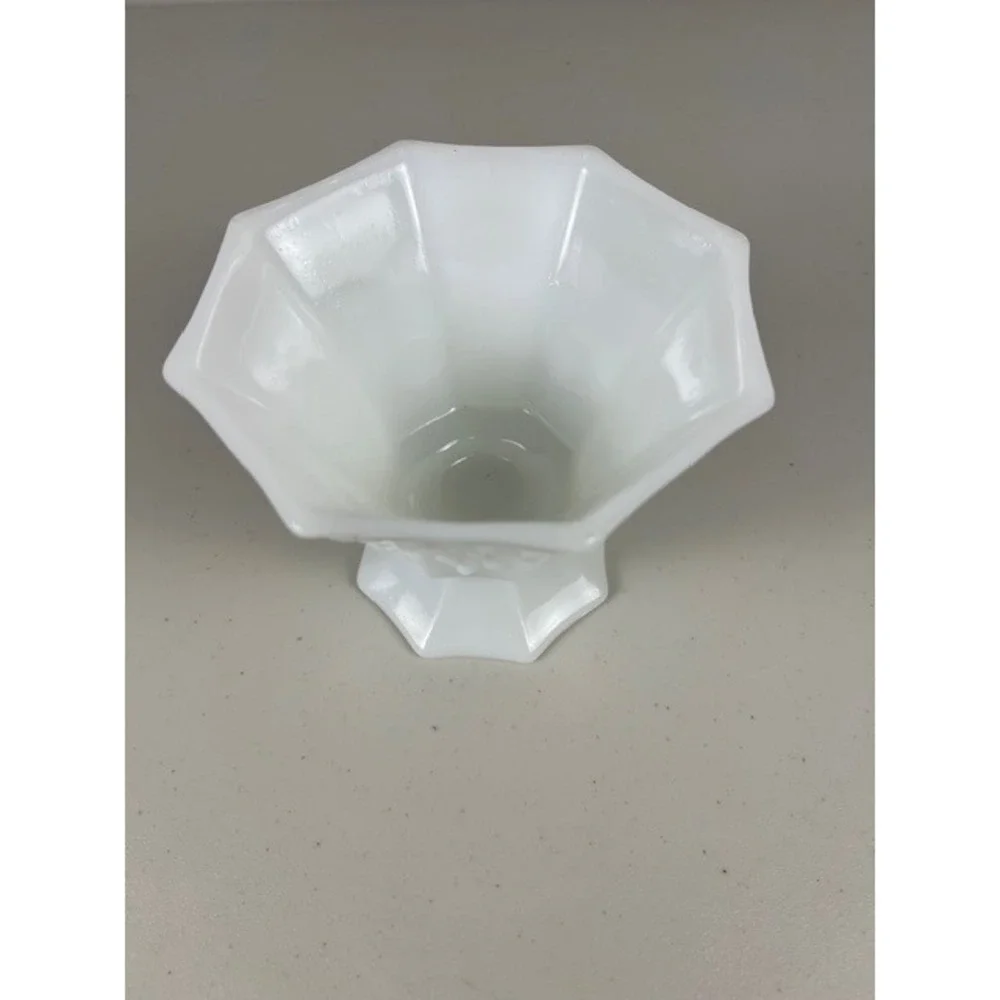 Westmoreland Milk Glass Paneled Grape Footed Compote Bowl‎ White Octagonal 4.5in